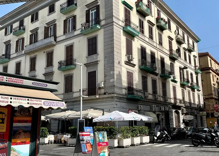 Napoli Centrale Suite شقة